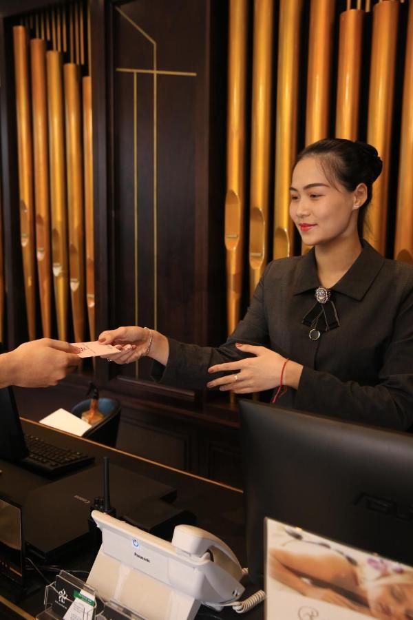 Hotel Du Monde Art Hanoi Bagian luar foto