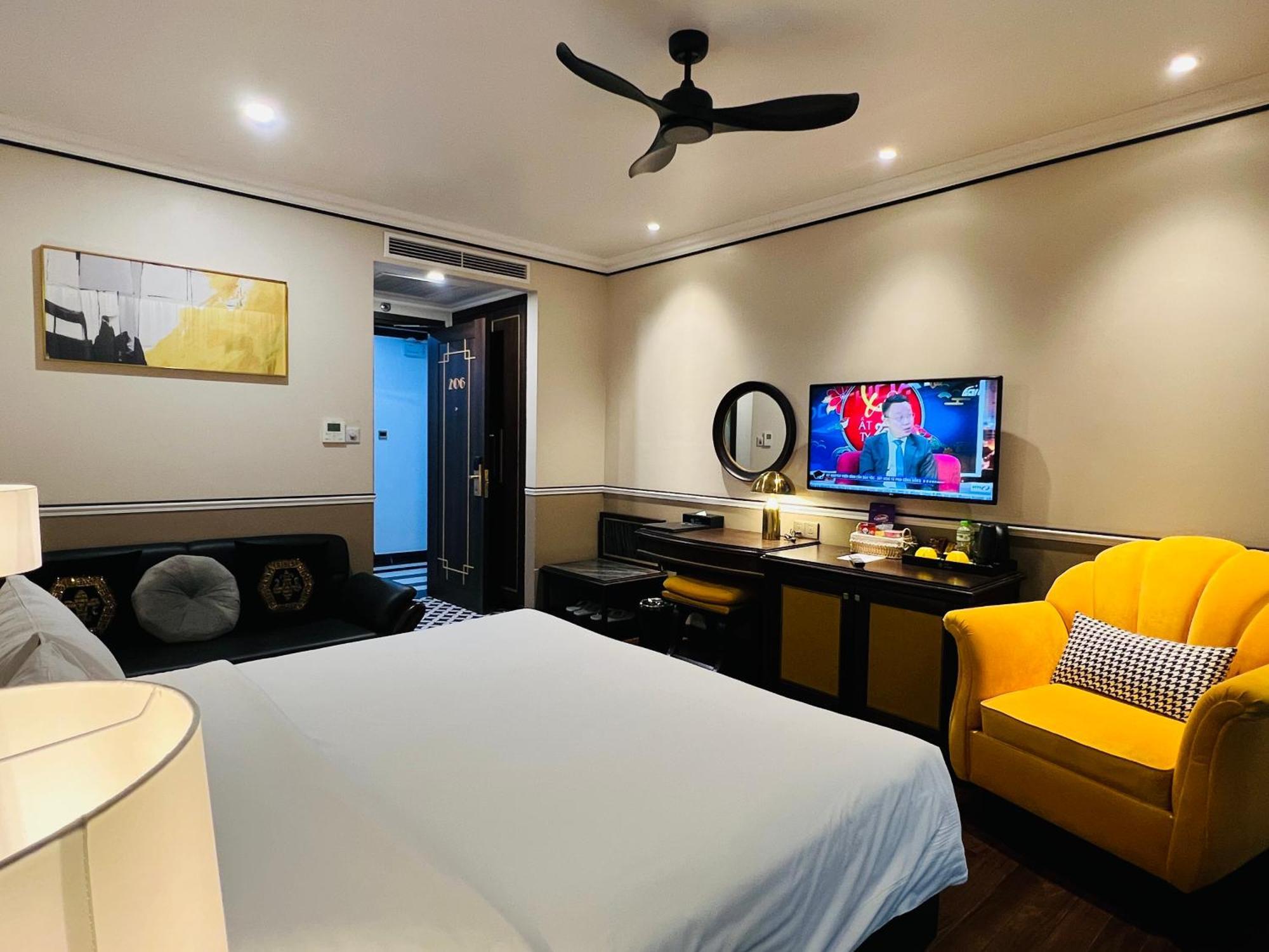 Hotel Du Monde Art Hanoi Bagian luar foto